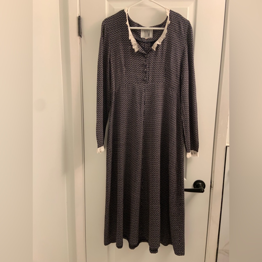 Zoom Black and White Patterned Long Sleeve Dress